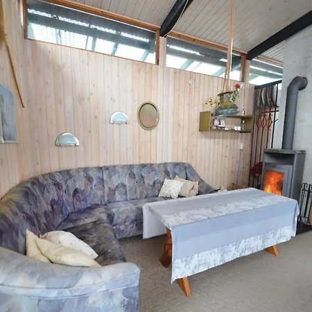 Дом отдыха Three-bedroom Holiday In Roslev Flovtrup